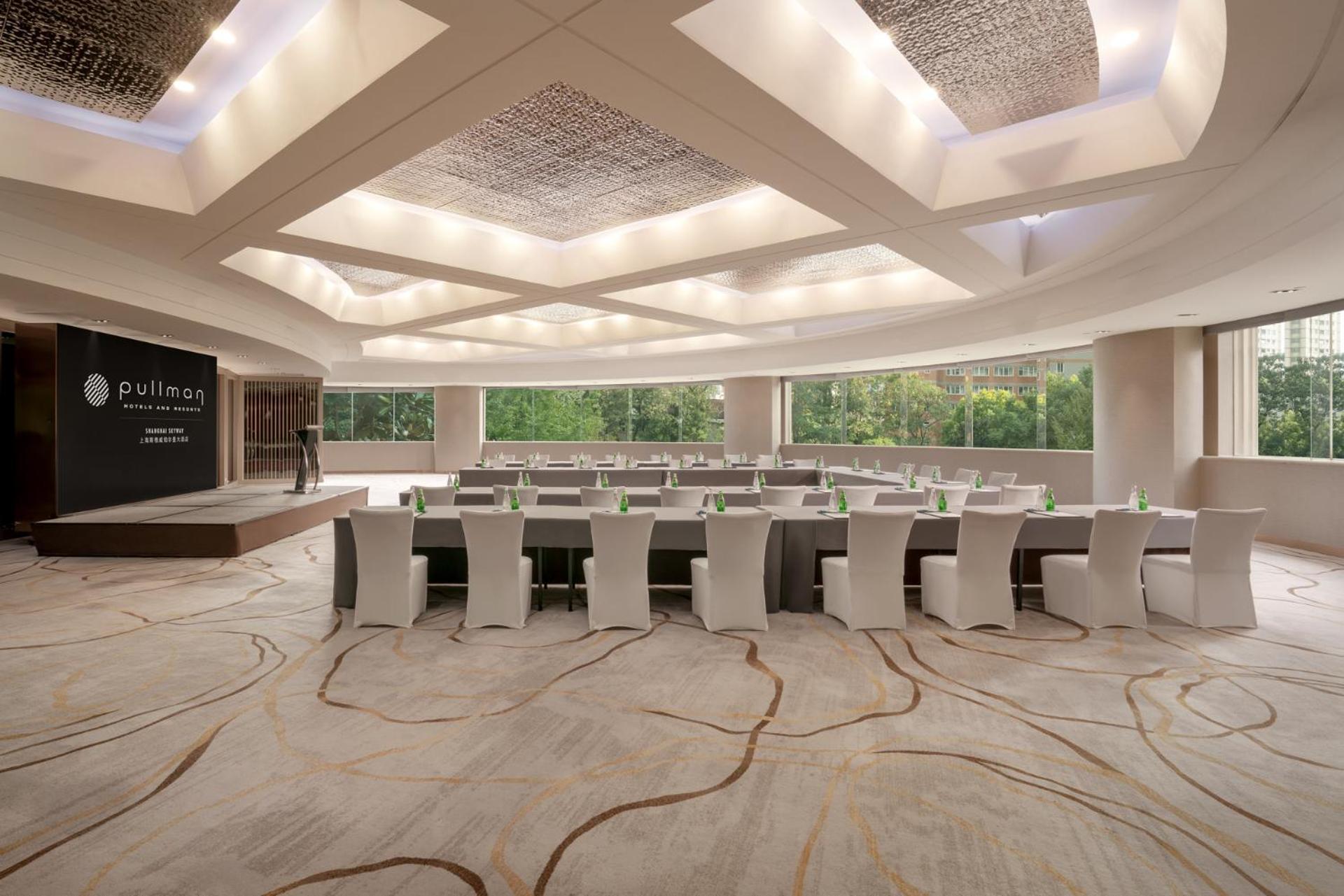 Pullman - In Xintiandi & Yu Garden Area 5*